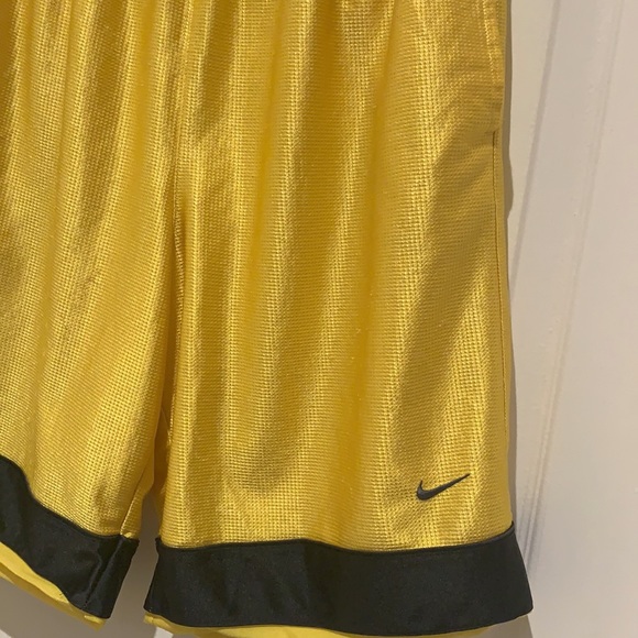 Men’s Nike shorts - Picture 2 of 6